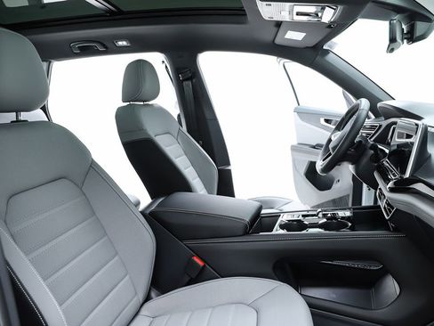 New 2026 Volkswagen Atlas Cross Sport SEL image 74