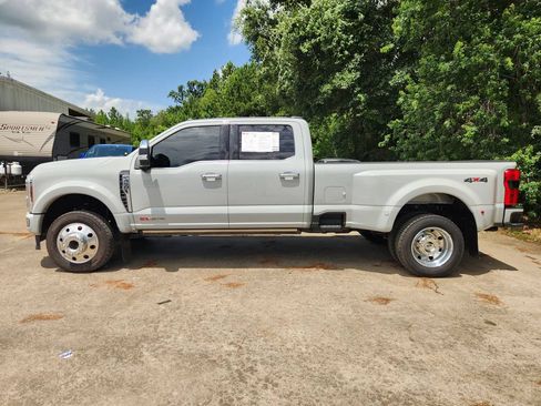 Used 2026 Ford F450 Platinum w/ Platinum Plus Package AWD/4WD image 4