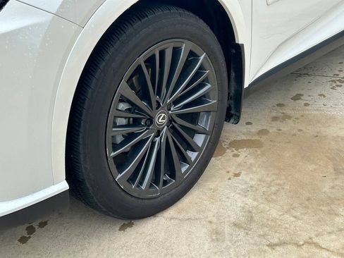 Used 2025 Lexus RX 350 Premium w/ Convenience Package FWD image 9