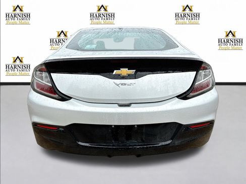 Used 2017 Chevrolet Volt LT FWD image 4