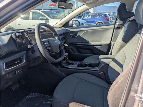 New 2025 Kia K4 LXS image 13