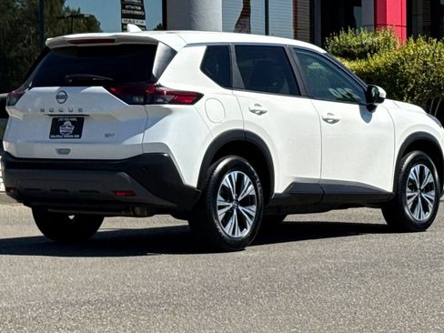 Used 2023 Nissan Rogue SV FWD image 5