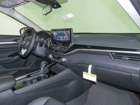 New 2025 Nissan Altima 2.5 SR w/ SR Premium Package image 9