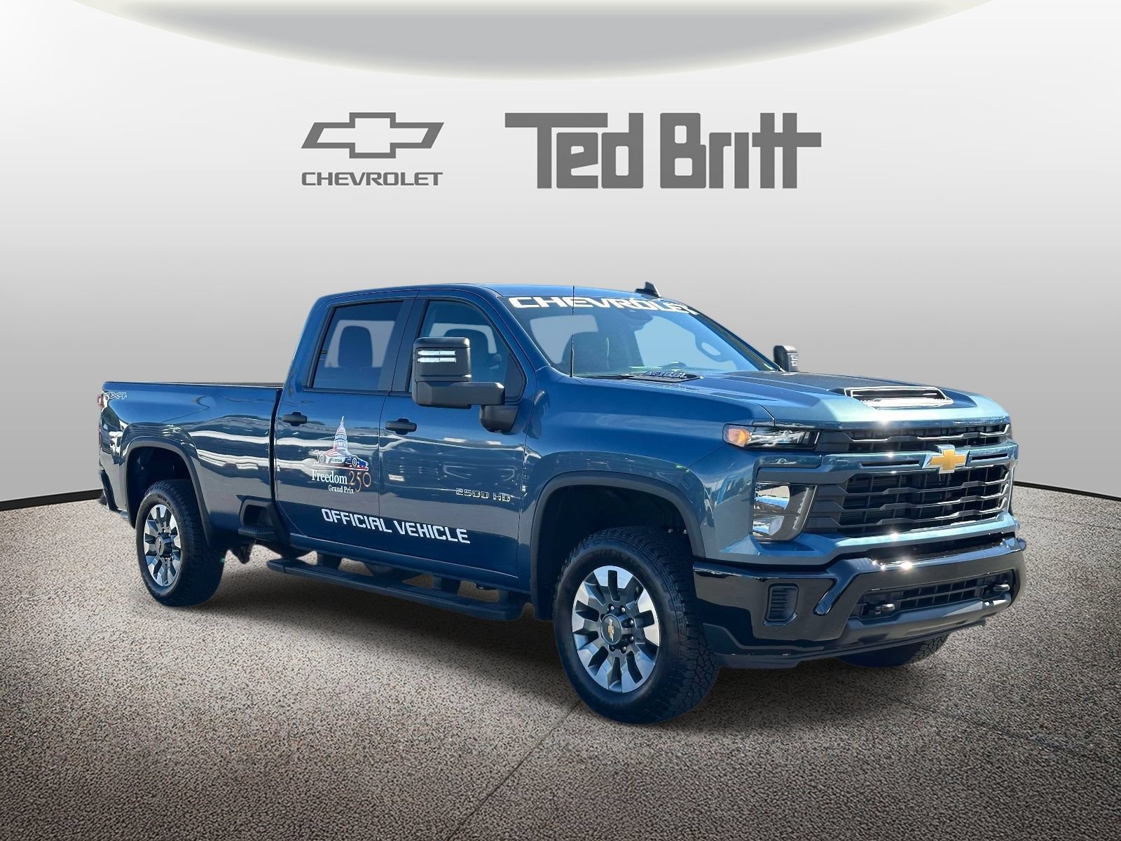 Used 2026 Chevrolet Silverado 2500 Custom AWD/4WD image 3