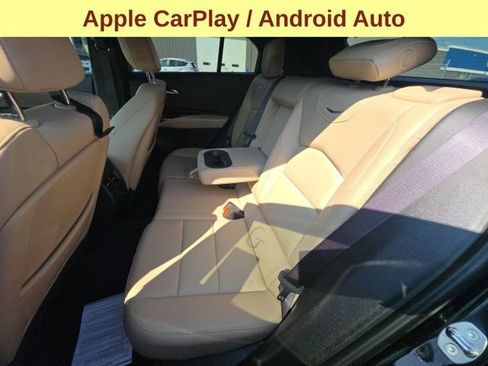 Used 2024 Cadillac XT4 Luxury w/ Cold Weather Package AWD/4WD image 11