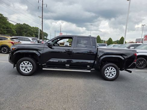 Used 2024 Toyota Tacoma SR5 RWD image 4