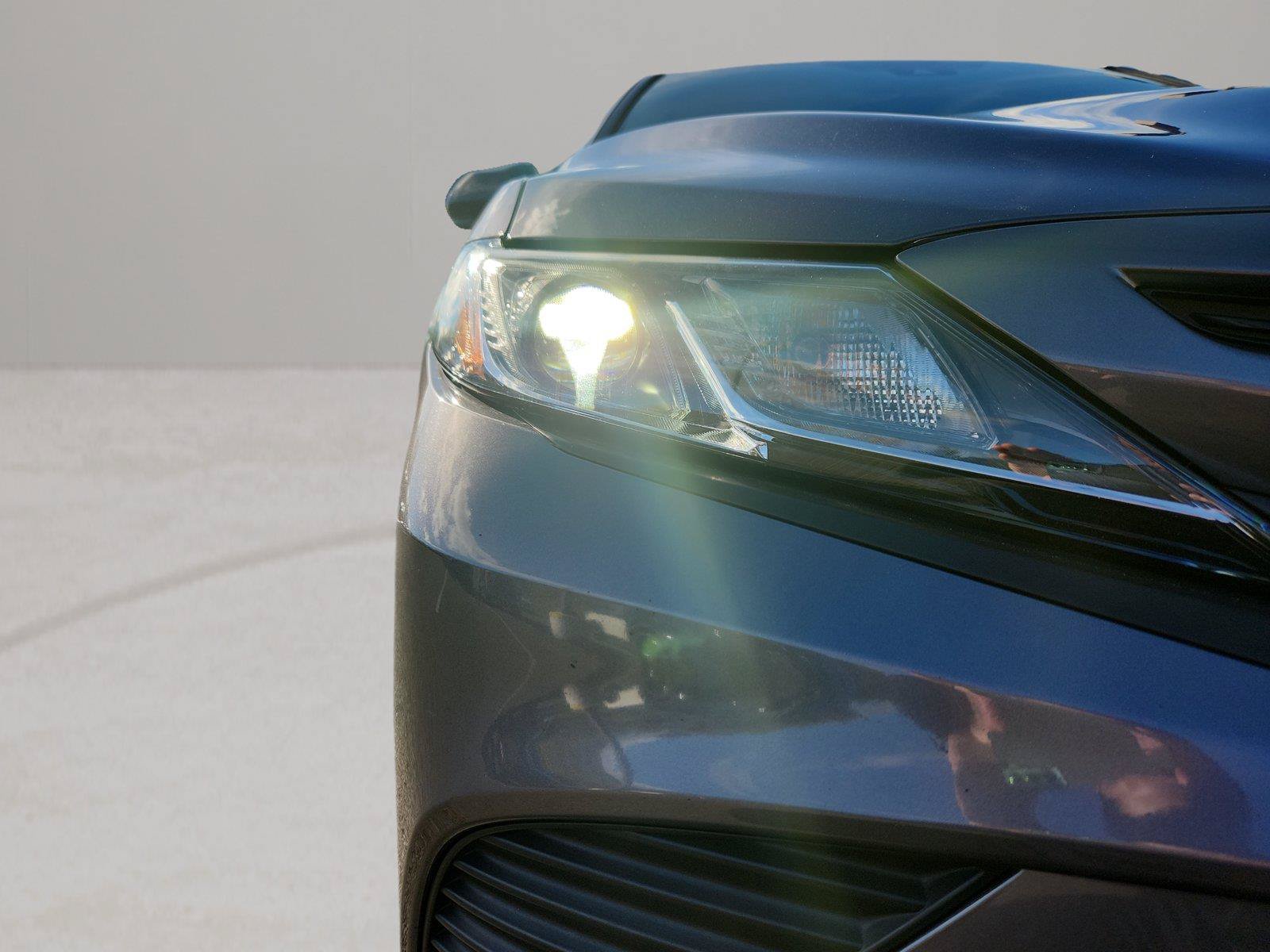 Used 2019 Toyota Camry SE FWD image 14