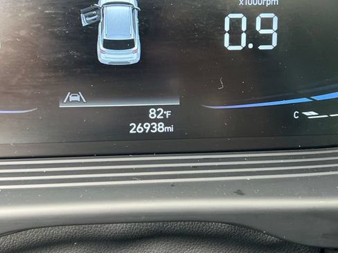 Used 2024 Hyundai Venue SEL FWD image 19