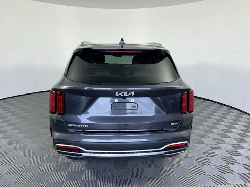 Certified 2023 Kia Sorento SX Prestige w/ Panoramic Sunroof Package image 4