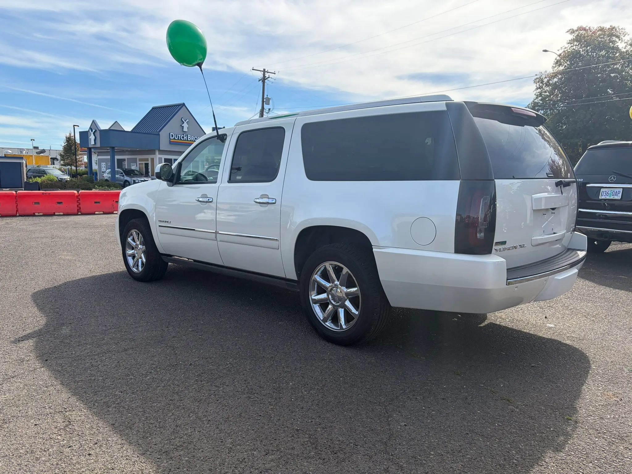 Used 2012 GMC Yukon XL Denali AWD/4WD image 5