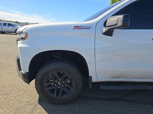 Used 2020 Chevrolet Silverado 1500 LT Trail Boss AWD/4WD image 13