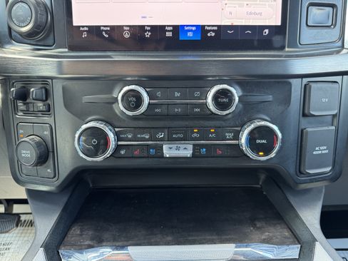 Used 2024 Ford F350 Lariat w/ Lariat Ultimate Package AWD/4WD image 14