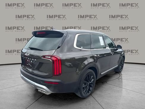 Used 2022 Kia Telluride SX w/ SX Prestige Package AWD/4WD image 3