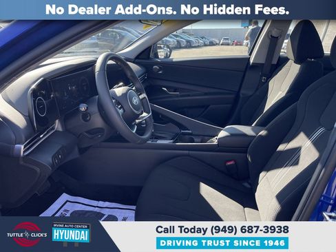 Certified 2024 Hyundai Elantra SEL w/ Convenience Package image 17