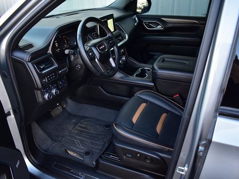 Used 2023 GMC Yukon XL AT4 w/ AT4 Premium Plus Package image 17