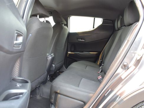 Used 2019 Toyota C-HR XLE FWD image 25