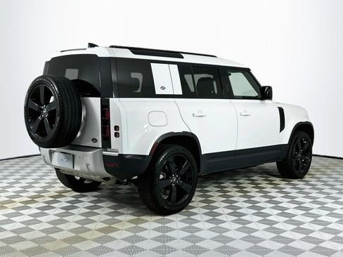 Used 2023 Land Rover Defender 110 SE AWD/4WD image 5