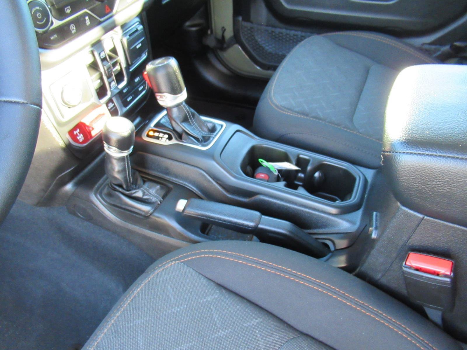 Certified 2026 Jeep Gladiator Mojave AWD/4WD image 19