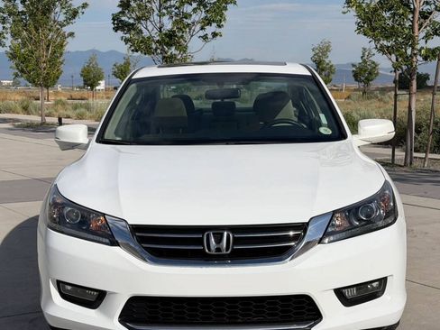 Used 2015 Honda Accord EX image 2