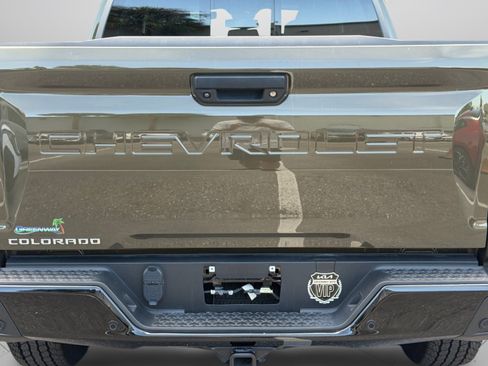 Used 2025 Chevrolet Colorado Trail Boss AWD/4WD image 41
