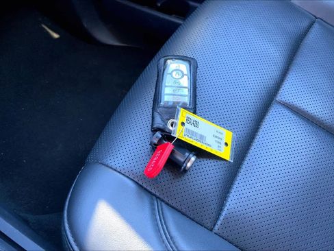 Certified 2024 Ford Expedition Max XLT image 12