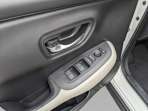 Used 2023 Honda HR-V LX image 15