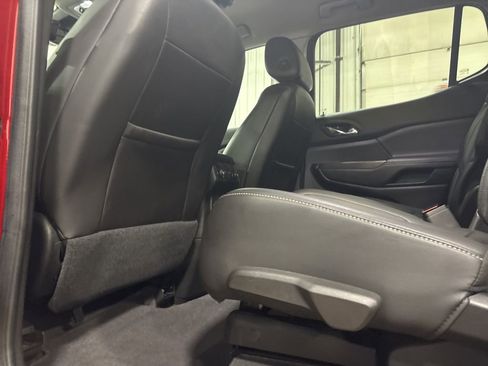 Used 2023 GMC Acadia SLT AWD/4WD image 18