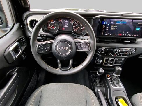 Used 2024 Jeep Wrangler Unlimited Sport AWD/4WD image 6