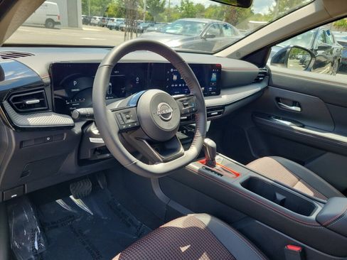 New 2026 Nissan Kicks SR w/ Cold Weather Package AWD/4WD image 17