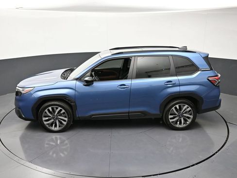 Used 2025 Subaru Forester Touring AWD/4WD image 17