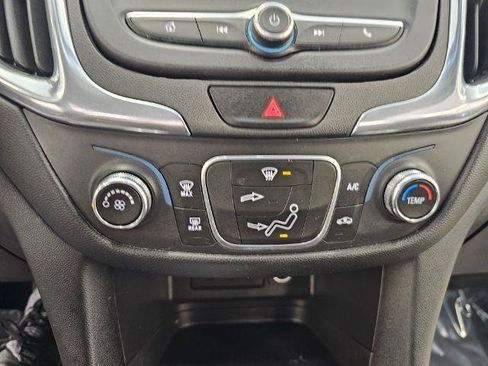 Used 2020 Chevrolet Equinox LT FWD image 19
