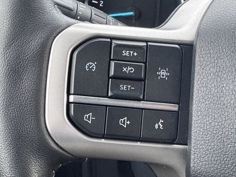 Used 2024 Ford Expedition Max XLT image 8