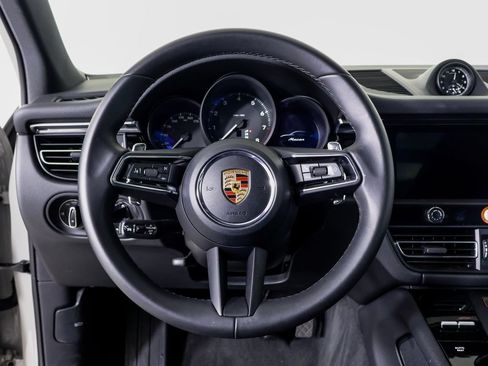 Certified 2026 Porsche Macan AWD/4WD image 18
