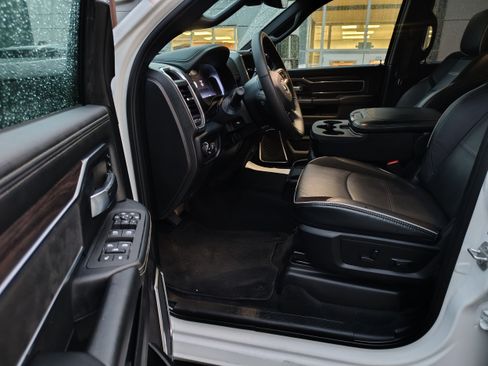 Used 2026 RAM 2500 Laramie AWD/4WD image 16
