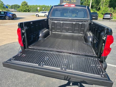 Used 2018 Toyota Tundra Limited w/ Limited Premium Package AWD/4WD image 6