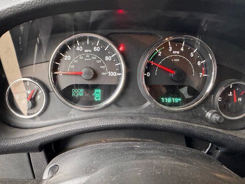 Used 2017 Jeep Wrangler Unlimited Sahara w/ Max Tow Package image 5