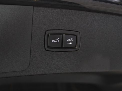 Used 2023 Porsche Cayenne Platinum Edition image 82