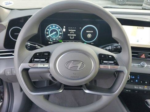 New 2024 Hyundai Elantra Blue image 10