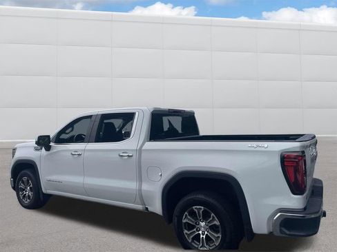 Used 2025 GMC Sierra 1500 SLT image 3
