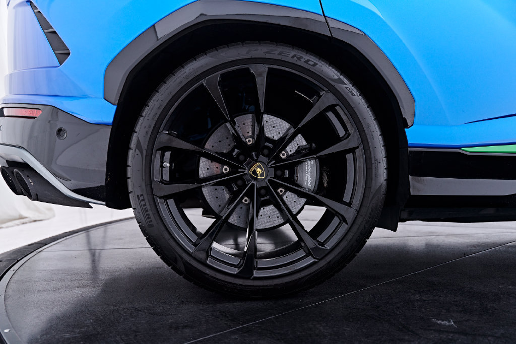 Used 2020 Lamborghini Urus AWD/4WD image 26