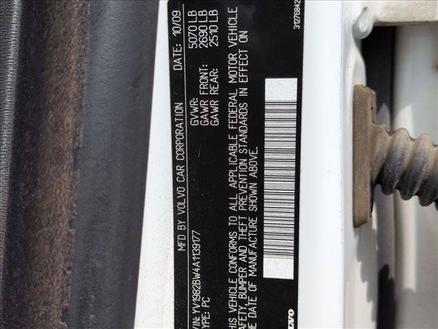 Used 2010 Volvo V70 R-Design FWD image 20