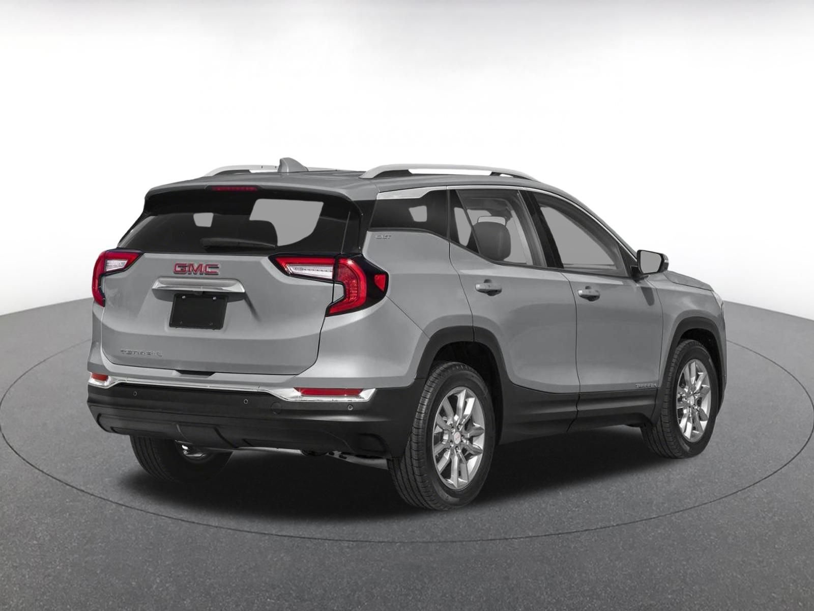 Used 2024 GMC Terrain SLE FWD image 2