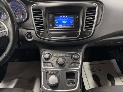Used 2015 Chrysler 200 Limited w/ Convenience Group image 23