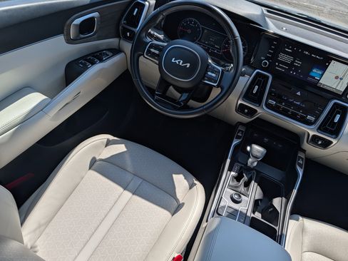 Certified 2023 Kia Sorento S AWD/4WD image 9