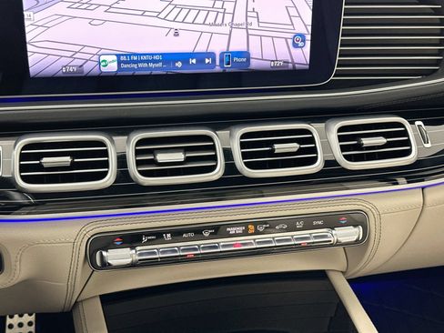 Certified 2025 Mercedes-Benz GLS 580 4MATIC image 17