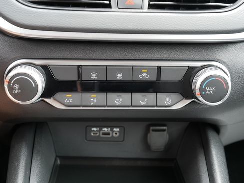 Certified 2025 Nissan Altima 2.5 S FWD image 23