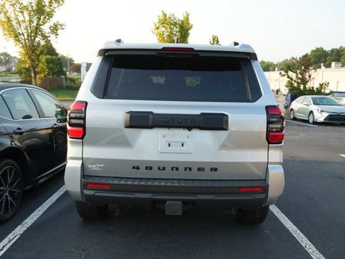 Used 2025 Toyota 4Runner SR5 AWD/4WD image 6