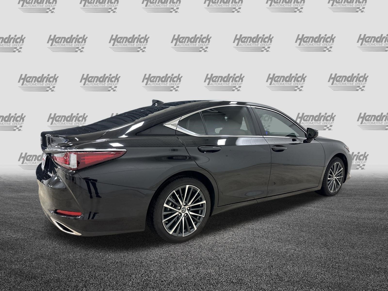 Used 2025 Lexus ES 350 w/ Premium Package FWD image 10