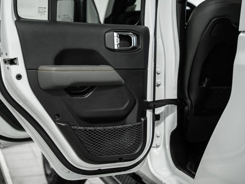 New 2026 Jeep Gladiator Mojave image 34