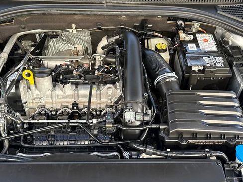 Used 2019 Volkswagen Jetta R-Line w/ R-Line Cold Weather Package image 9